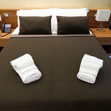 Mirko Luxury Inn Рим Экстерьер фото